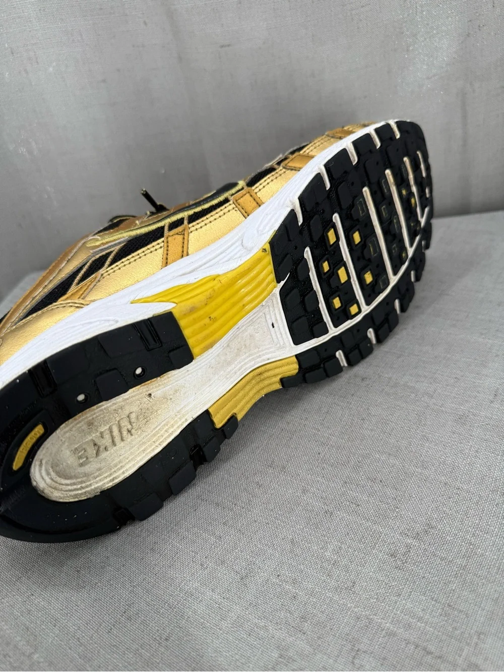 Nike P-6000 Running Shoes Black Metallic Infinite Gold HQ3030-700 Mens Size 9.5